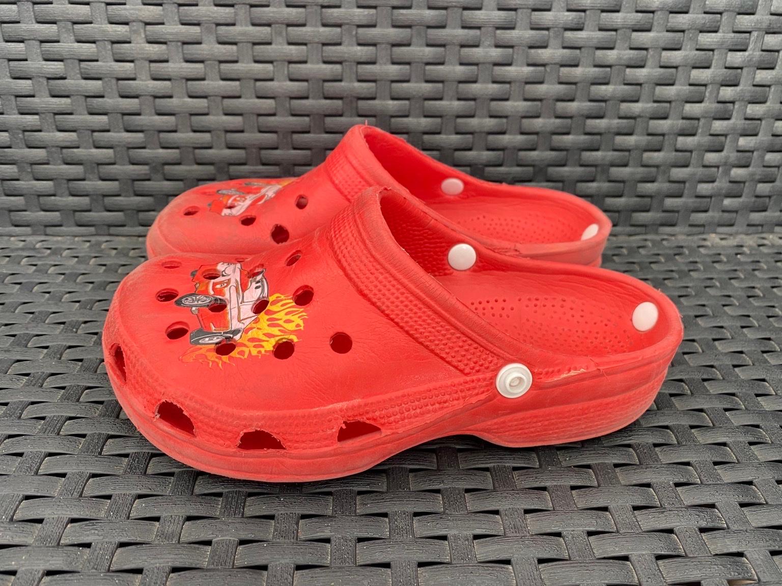 Clogs (Gr. 32) mit Cars-Motiv #1