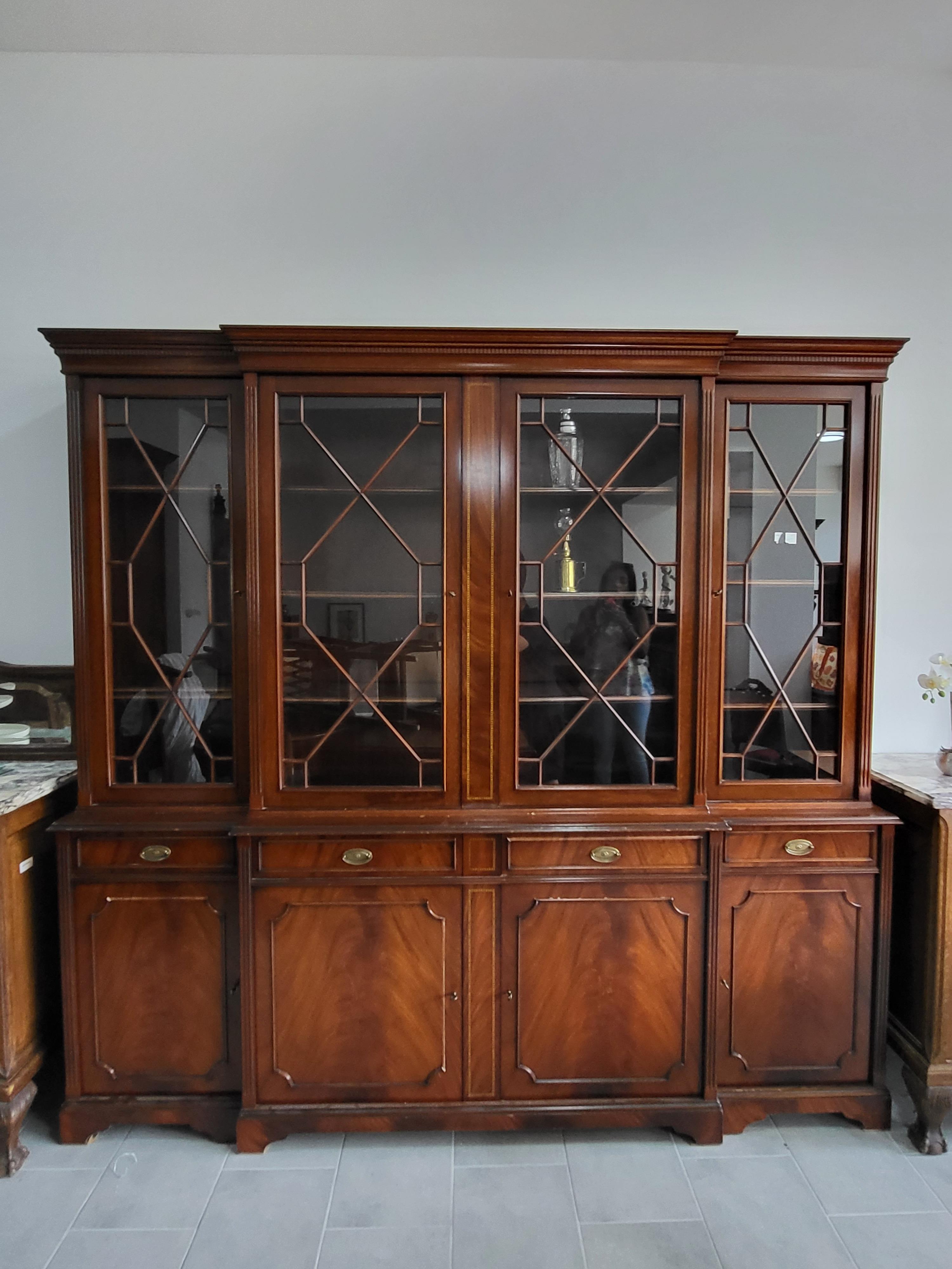 ENGLISCHE VITRINE , Eibe, schwere Qualität #1