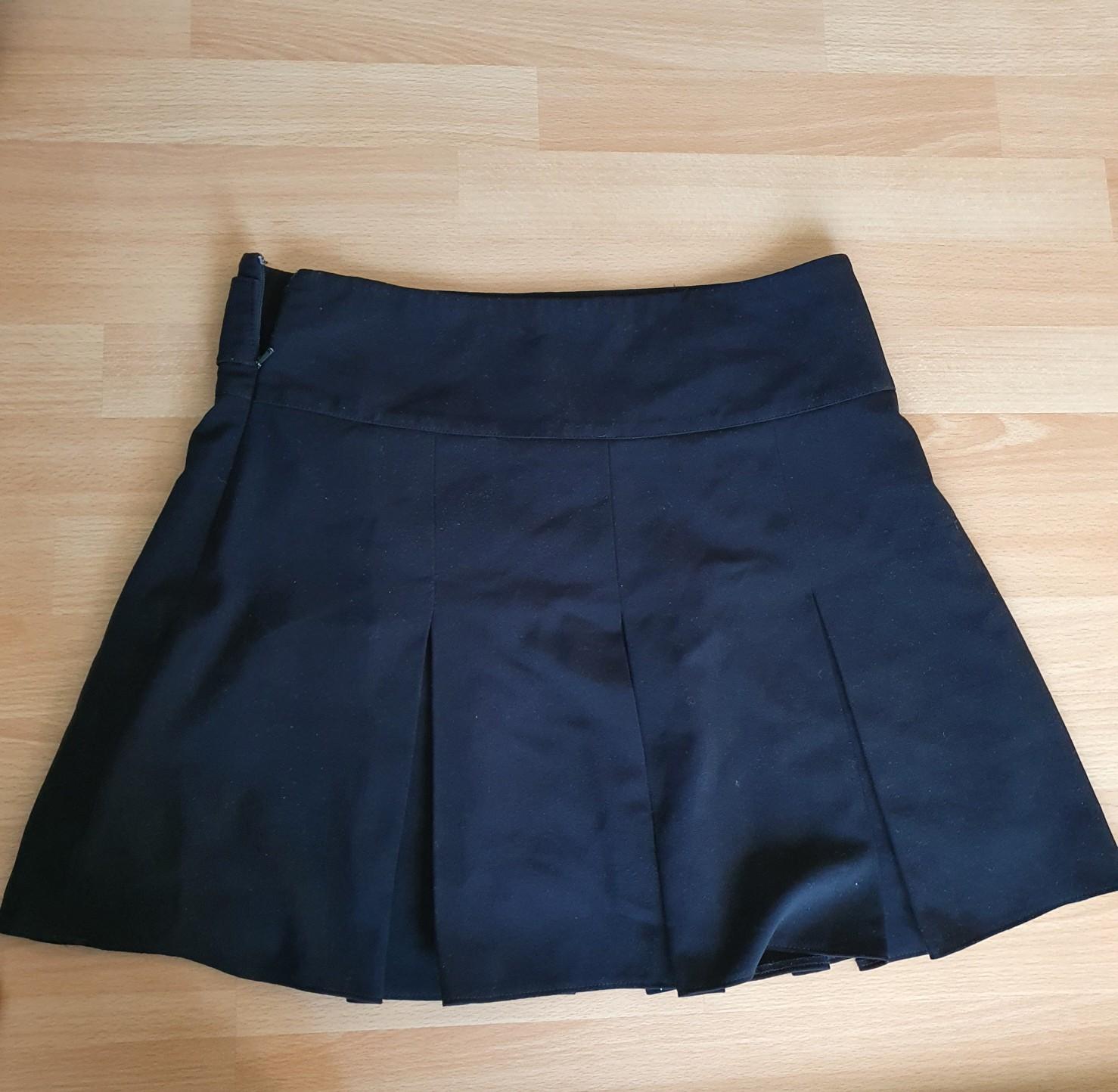 Kurzer schwarzer Rock #1