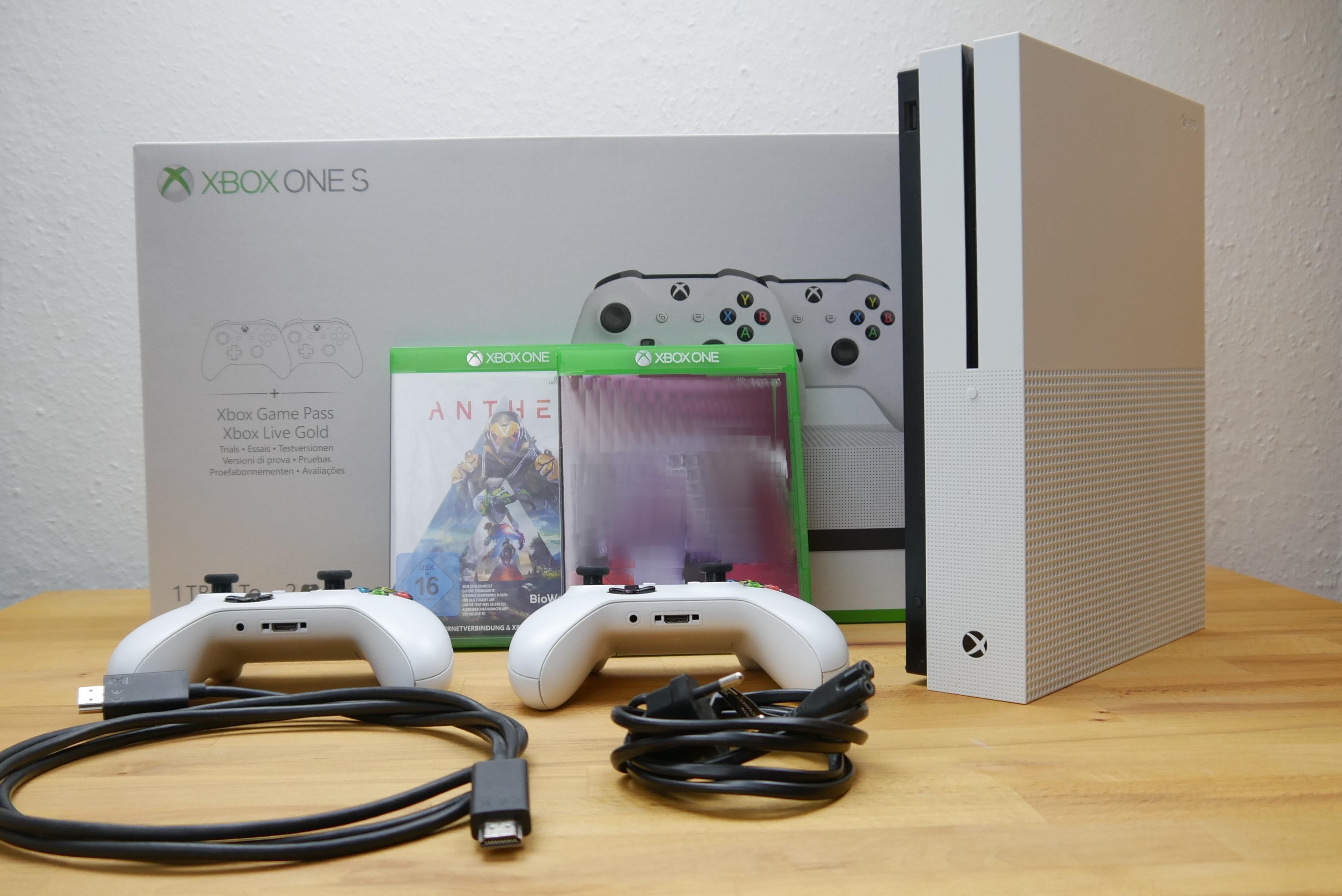 Xbox One S (1TB) + 2 Controller + 2 Spiele #1