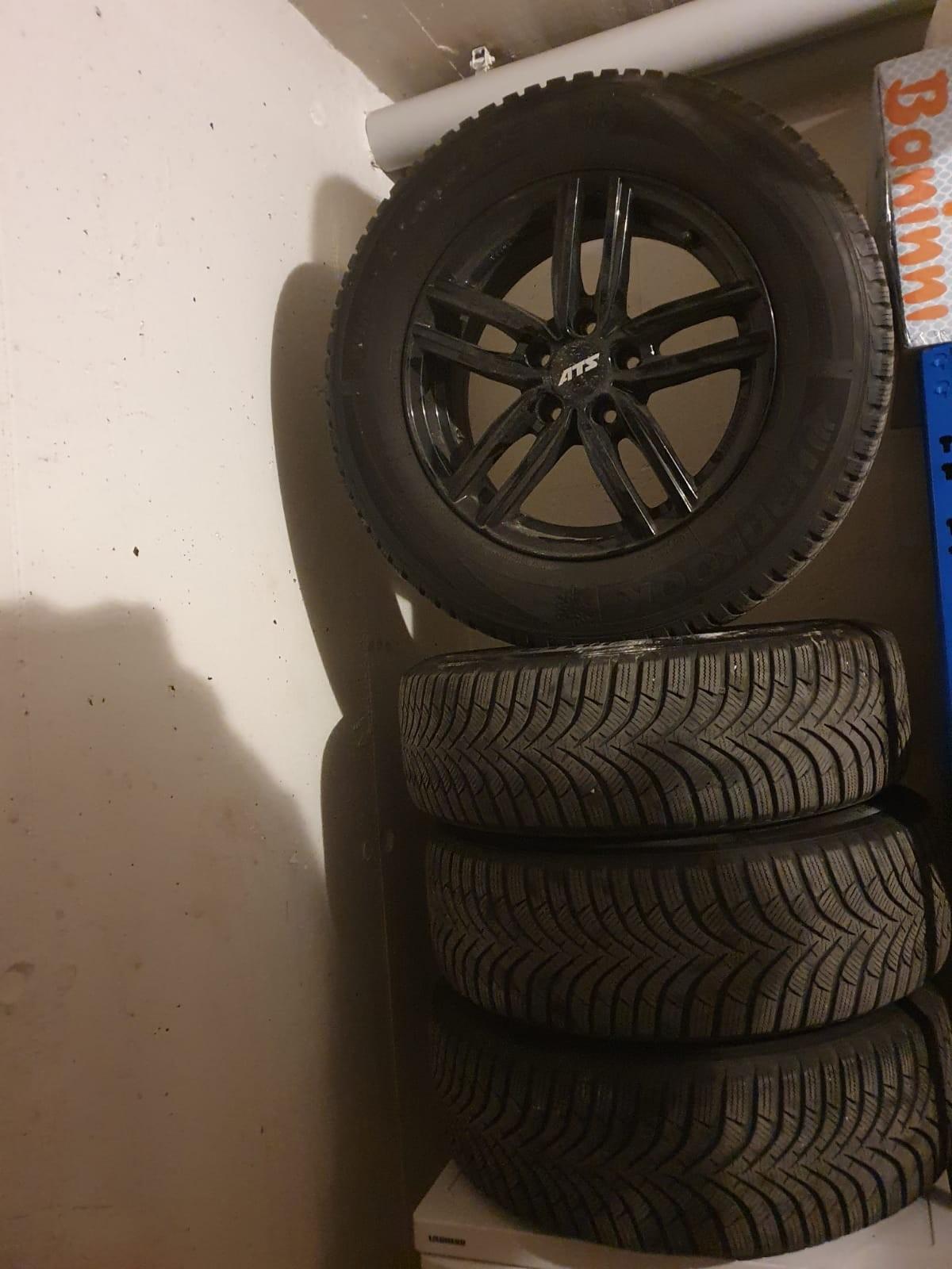 komplet Satz reifen die waren auf vw tiguan #1