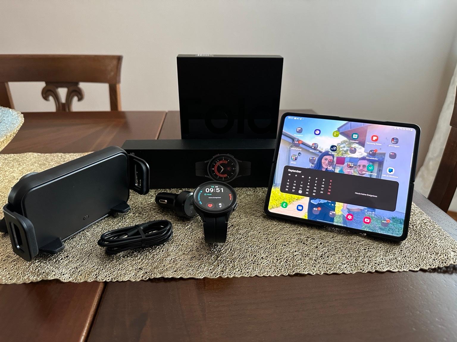 Samsung Z Fold 4 + Galaxy Watch 5 Pro 45mm #1