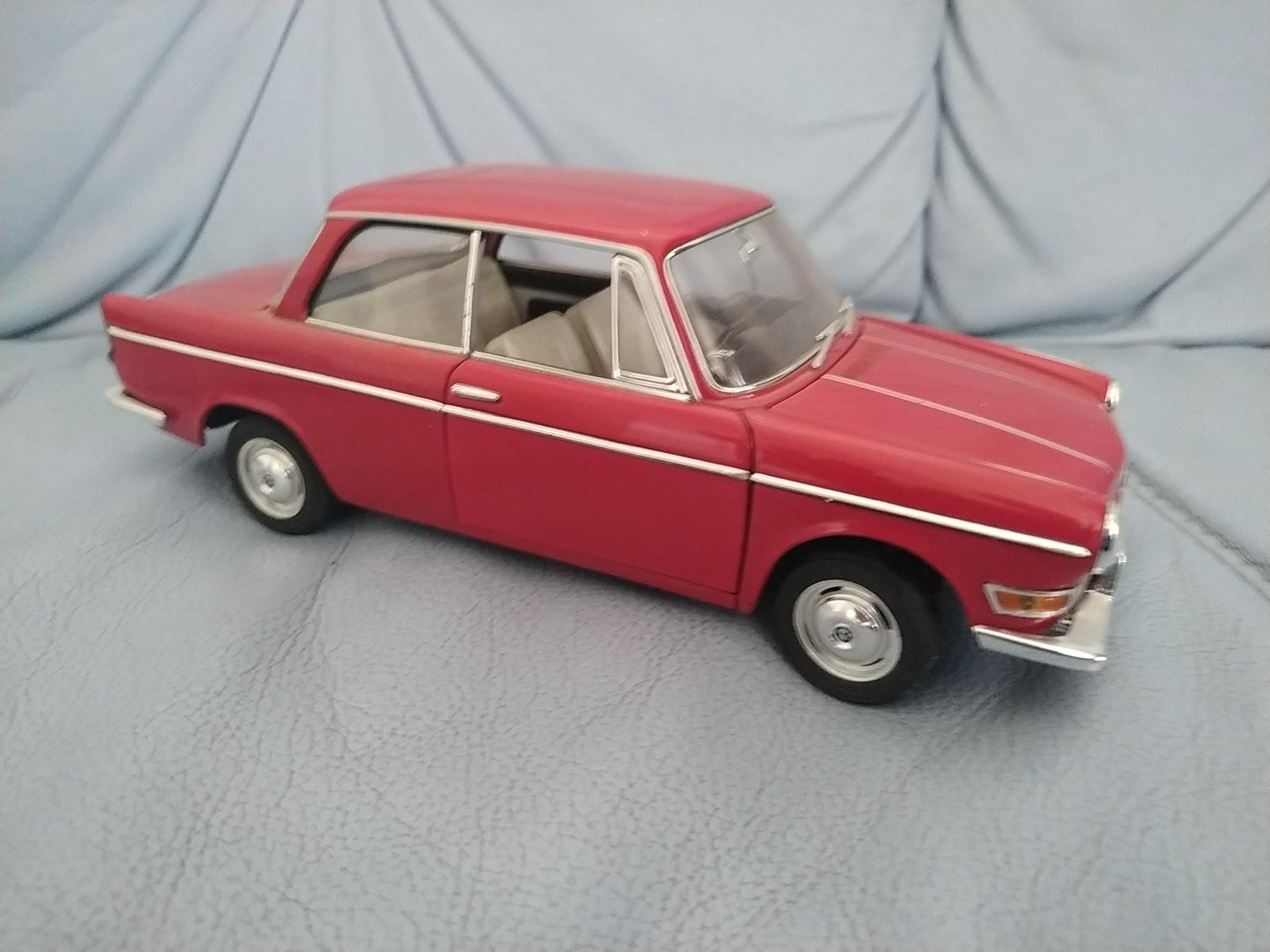 Modell BMW LS Luxus in 1:18 #1