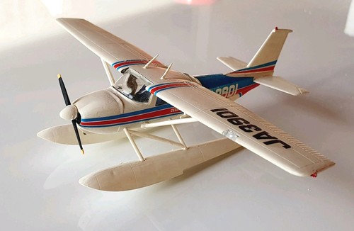Cessna wasserflugzeug - 1:72,