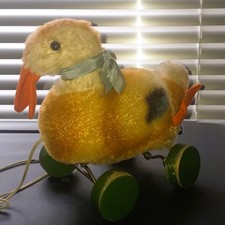 Original Steiff Räder-Ente: Nachzieh Wackelente "Piep" 2314.13