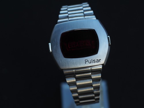 Vintage 1974 pulsar date - vintage, /