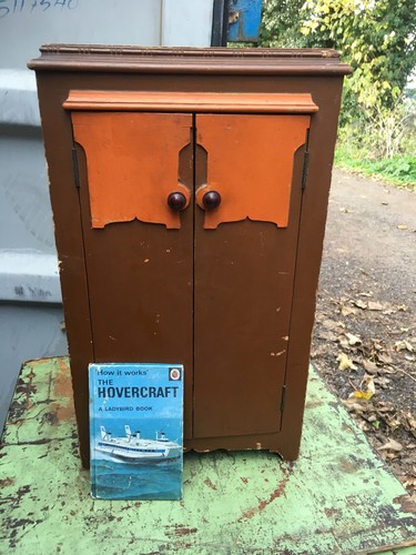 Bezaubernder lackierter