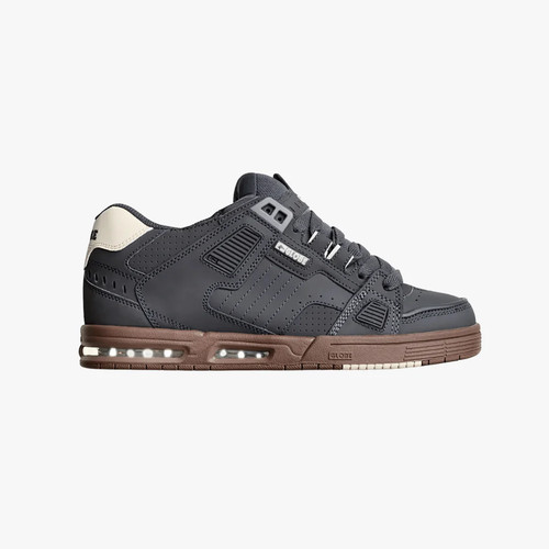 Sneakers globe sabre lead - globe, gum