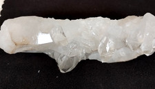 Natülicher Bergkristall mit sehr schönen kleinen Spitzen.Siehe Fotos