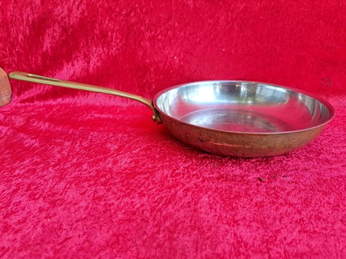 Schöne alte pfanne - pfanne,