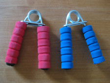 Fingertrainer Hand Grip Fingerhantel Blau/Rot Griffkraft Trainer Handtraining 2x