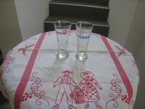 Verschiedene pernod gläser - verschiedene,