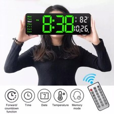 Große LED Digital Wanduhr mit