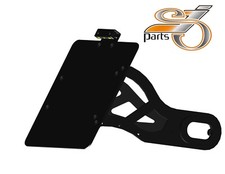 Kennzeichenhalter seitlich