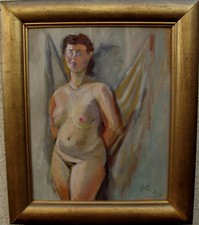 Stehender weiblicher Akt