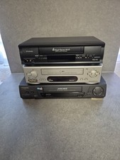 3x VHS Videorecorder 1x LG LV979 1x Panasonic NV-HD635 1x Funai D50Y ansehen