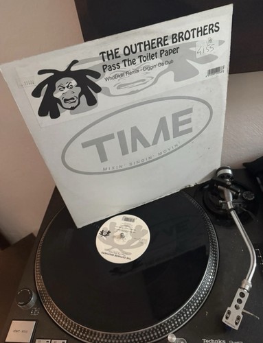 Vinyl pass the toilet - pass,