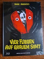 VIER FLIEGEN AUF GRAUEM SAMT 4