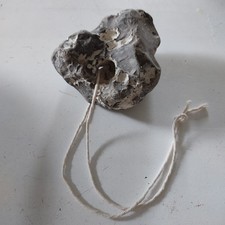 Hühnergott - Großer Stein mit Loch - Glücksstein - Deko - Aquarium - Terrarium 