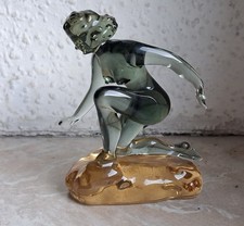 Glasfigur Akt kniende Frau auf Sockel, nude, wohl Murano