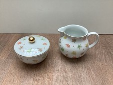 Milchkännchen und Zuckerdose