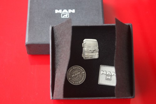 Man pin set - 2022,