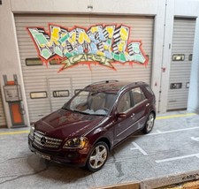 Mercedes Benz M Klasse 1:18 Minichamps Modellauto