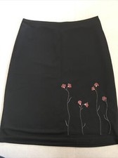 Damenkleidung, Gr. S/36 schicker Rock, schwarz Blumenmuster 