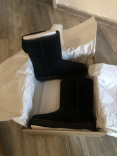 UGG Classic Short Logo Zip