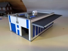 H0 HO 1:87 Gebäude kleine Firma LKW Doppelgarage vormont. V2 (1) bl ws sw gr