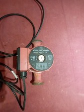 Grundfos Heizungspumpe Pumpe UPS 25-40 180 Warmwasser Zirkulation