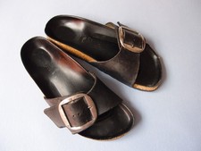 Klassische schwarze Damen