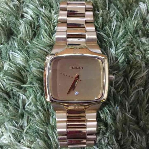 Nixon price reduction - nixon,