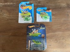 Hot Wheels 1:64 Jetsons Retro Entertainment + 2 Mainline Capsule Car The Jetsons