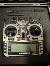 FrSky X9D Taranis PLUS  Mode 2 EU mit FrSky X8R 8/16 Kanal Empfänger, Neuwertig