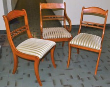 Möbel, Sessel und 2 Stühle