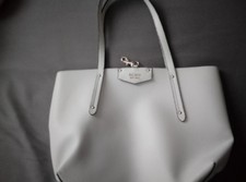 GUESS Damen Schultertasche