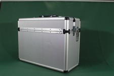 Pilotenkoffer Aluminium mit Gebrauchsspuren voll funktionsfähig