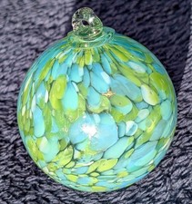 Mundgeblasene Glaskugel zum Hängen, Fenster Dekoration, ca. 7 cm, Grün Blau