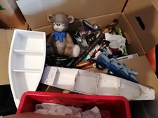 Biete 2 Große Kartons für Trödelmarkt