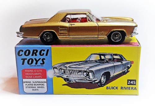 Corgi toys 245 - toys, buick