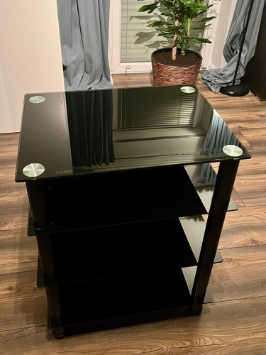 Hifi rack aus schwarzglas - aus,