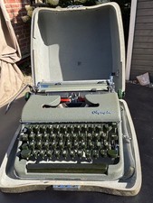 Olympia Reiseschreibmaschine mit Koffer vintage sehr guter Zustand