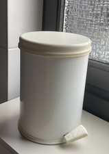 Abfalleimer Mülleimer Treteimer klein: H ca. 26 cm, Dm ca. 18 cm, weiß Metall