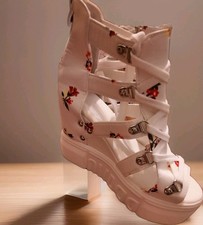 Sehr Schöne Sandalen Gr. 37