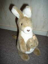 KÄNGURU - HEUNEC Plüsch - Stofftier, Plüschtier