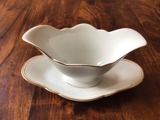 Sauciere, Soßenterrine aus