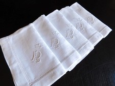 ANTIKE LEINEN DAMAST SERVIETTEN WEISS 44X42cm STICKEREI KRONE MONOGRAMM