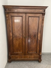 Gründerzeit Kleiderschrank aus Nussbaumholz Antikschrank dunkles Holz um 1890