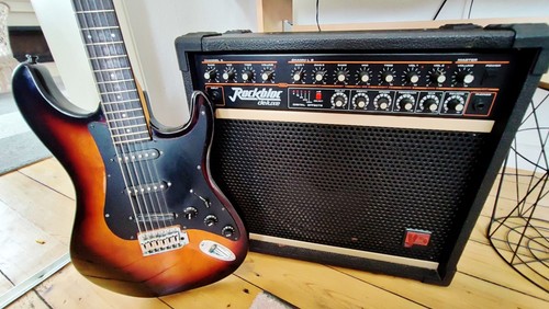Samick electric guutar - samick,